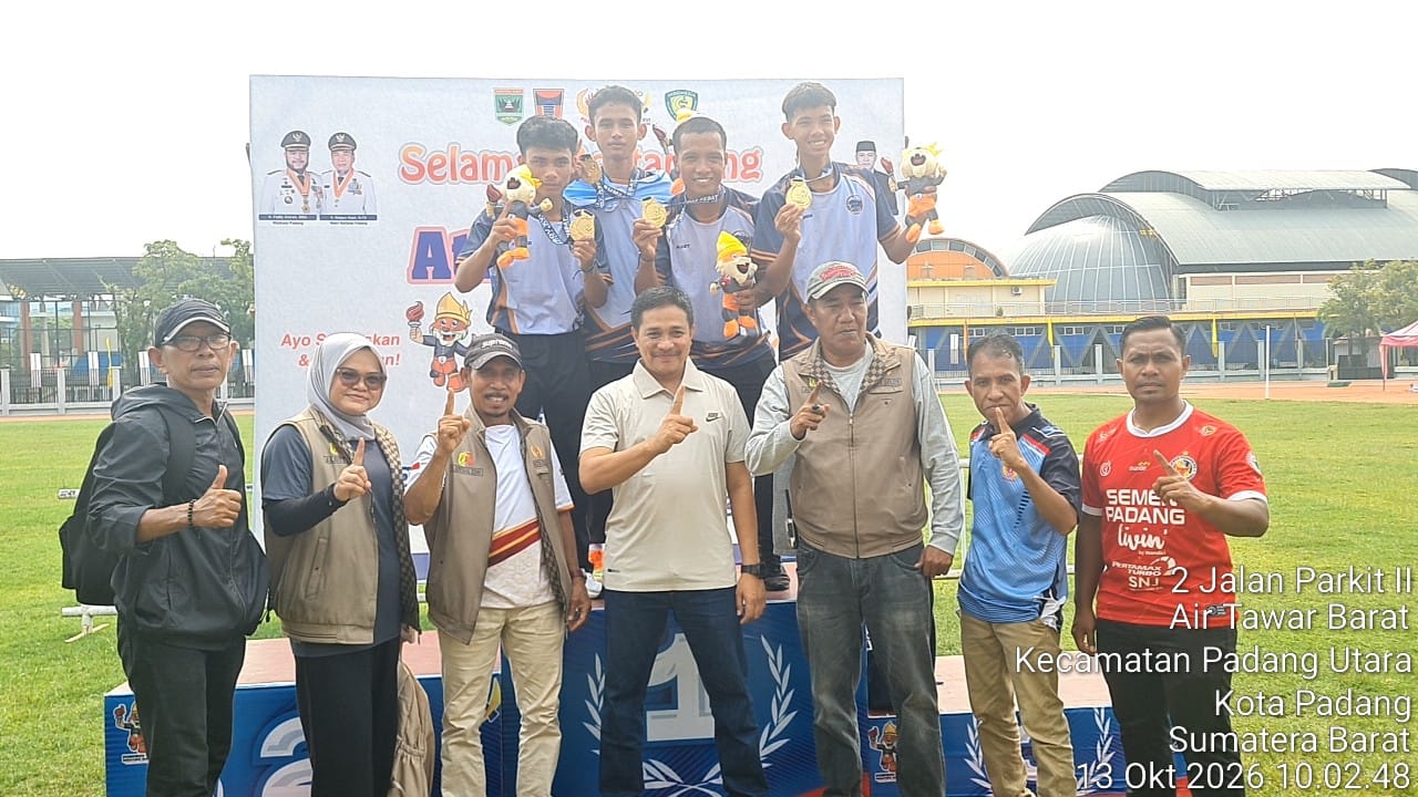 Estafet 4 x 400 Meter Putra Sumbang Emas Ketujuh untuk Atletik Kota Solok