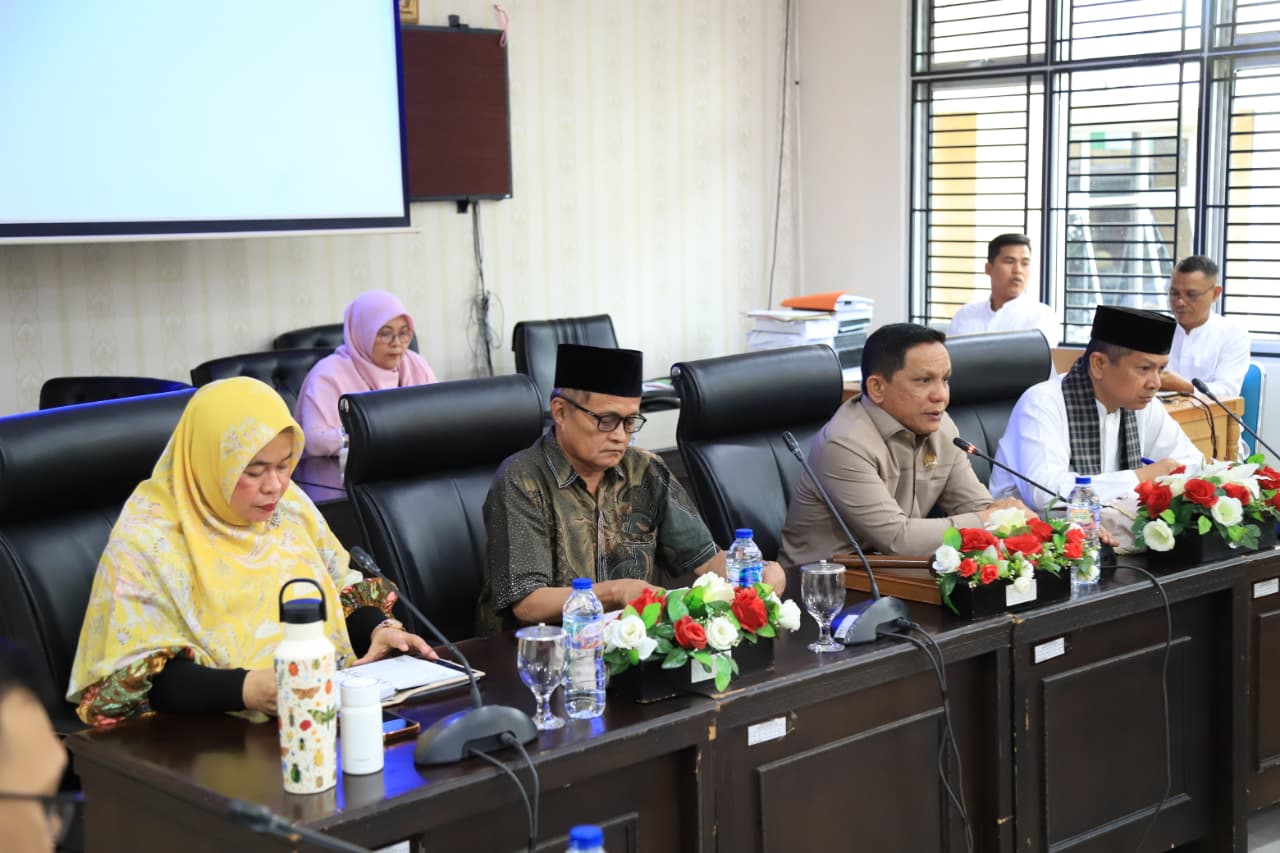 Rapat Kerja DPRD dan Pemko Solok Bahas Sinergi Kebijakan dan Pembangunan Daerah