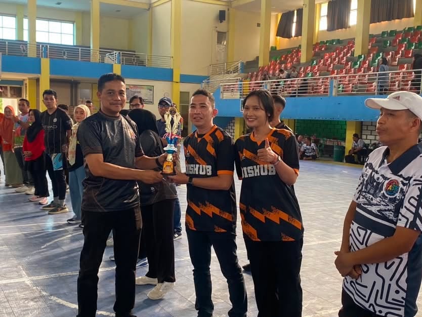 Tim Tenis Meja Dishub Kota Solok Raih Juara Harapan I Tenis Meja HUT ke-81 RI