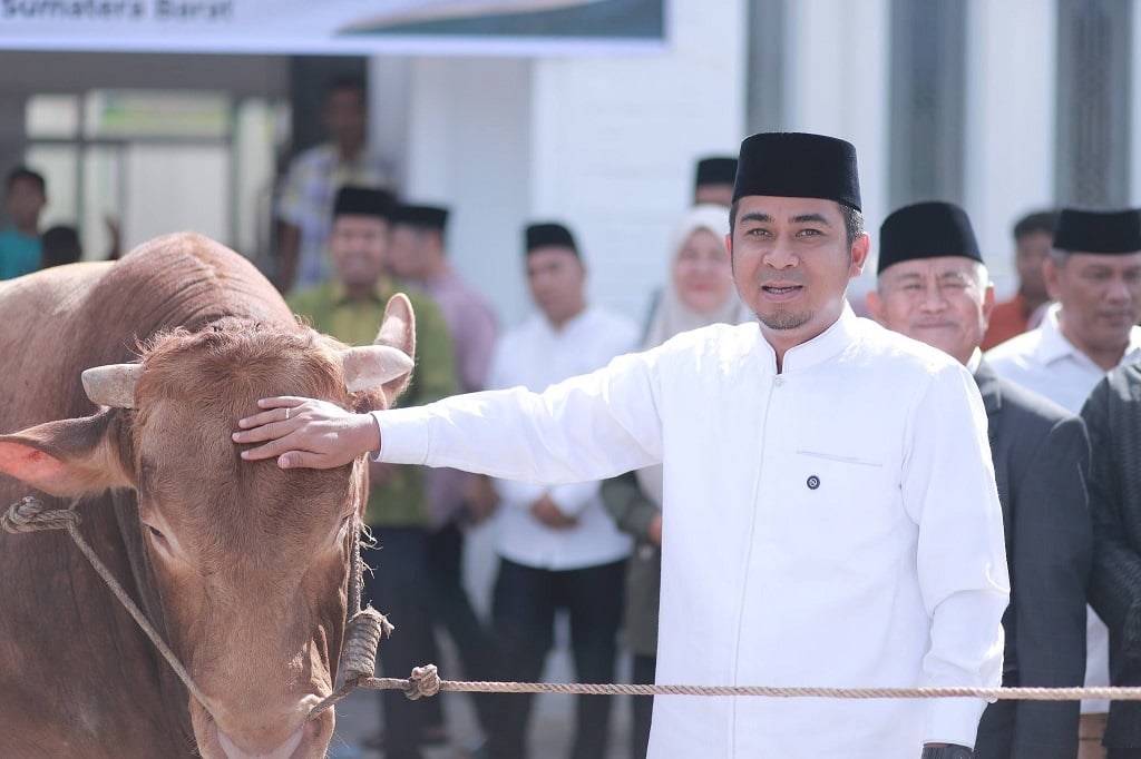 Wako Ramadhani Salurkan Sapi Kurban 1 Ton Bantuan Presiden Prabowo