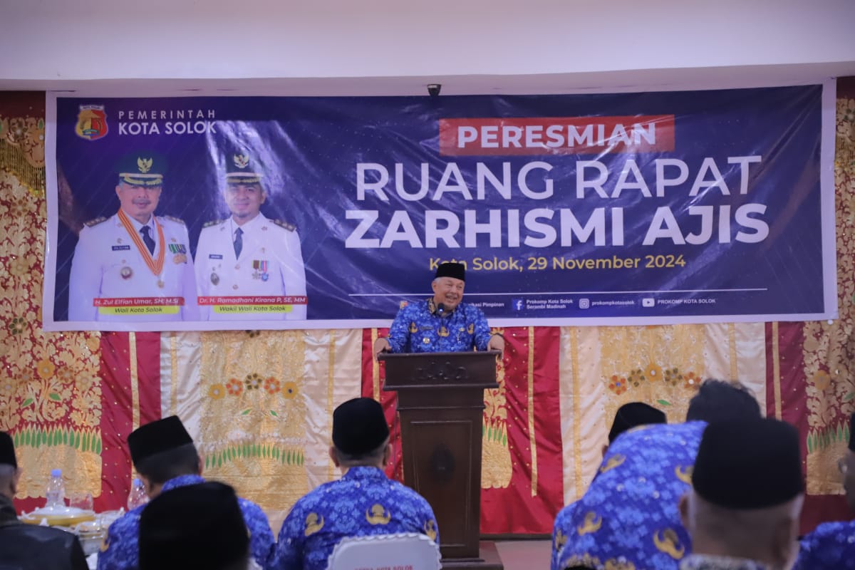 Wako Solok Resmikan Ruang Rapat Zarhismi Ajis