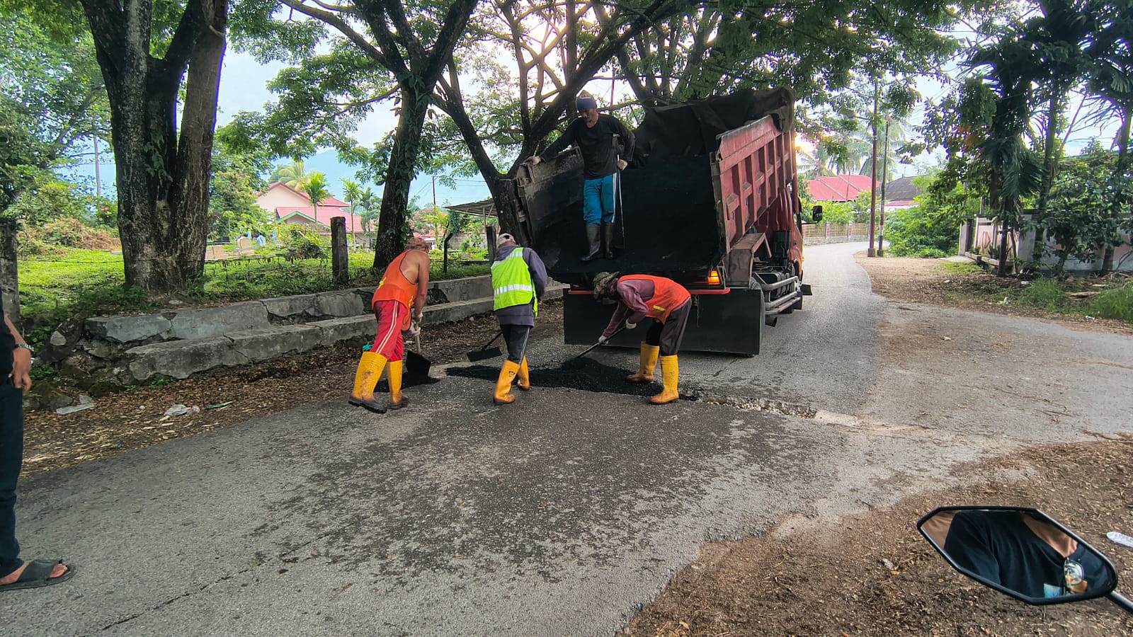 Dinas PUPR Tuntaskan Pemeliharaan Rutin Jalan Lingkar Gelanggang Betung