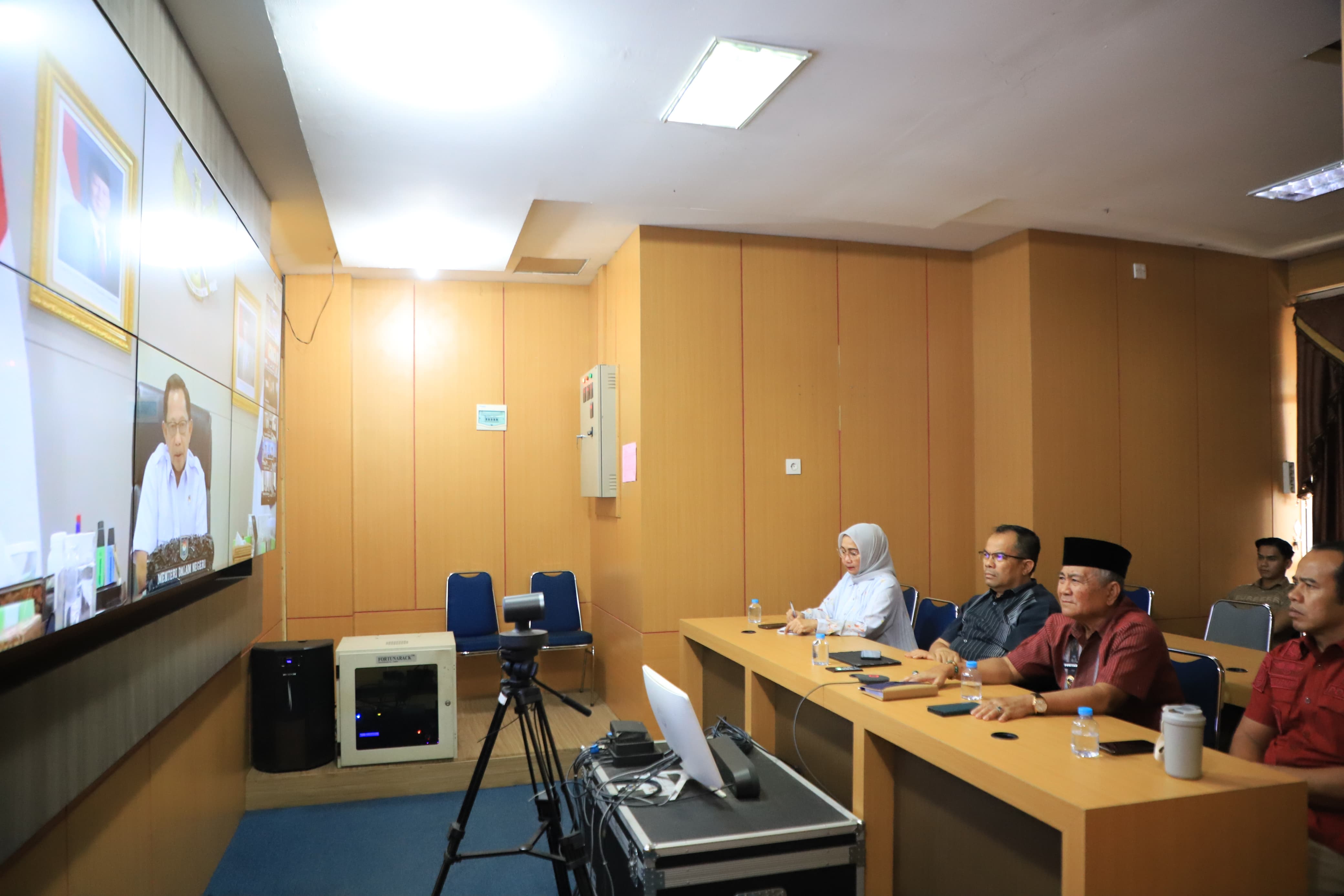 Terkait Kondisi Terkini, Melalui Video Conference Wawako Suryadi Nurdal Dengarkan Arahan Mendagri 