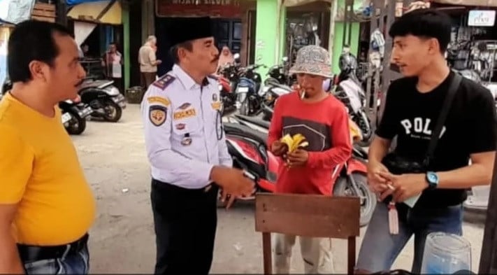 Tingkatkan Ketertiban Lalu Lintas, Dishub Kota Solok Monitoring Parkir di Pasar Raya