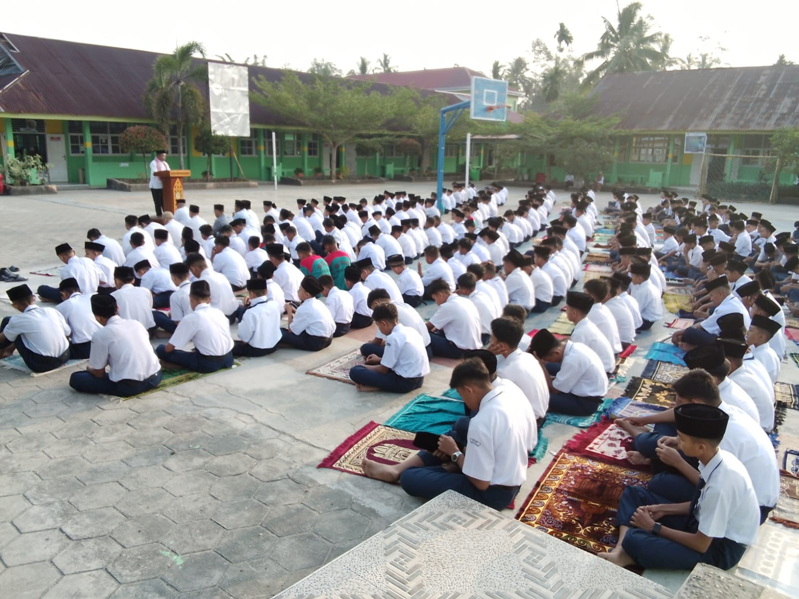Mengharap Turunnya Hujan, MTsN Kota Solok Gelar Salat Istisqa’ Bersama