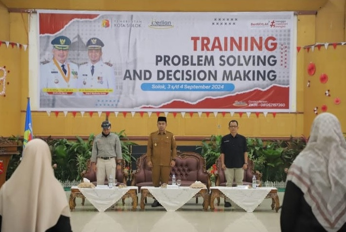 Wawako Solok Buka Training Problem Solving and Decision Making