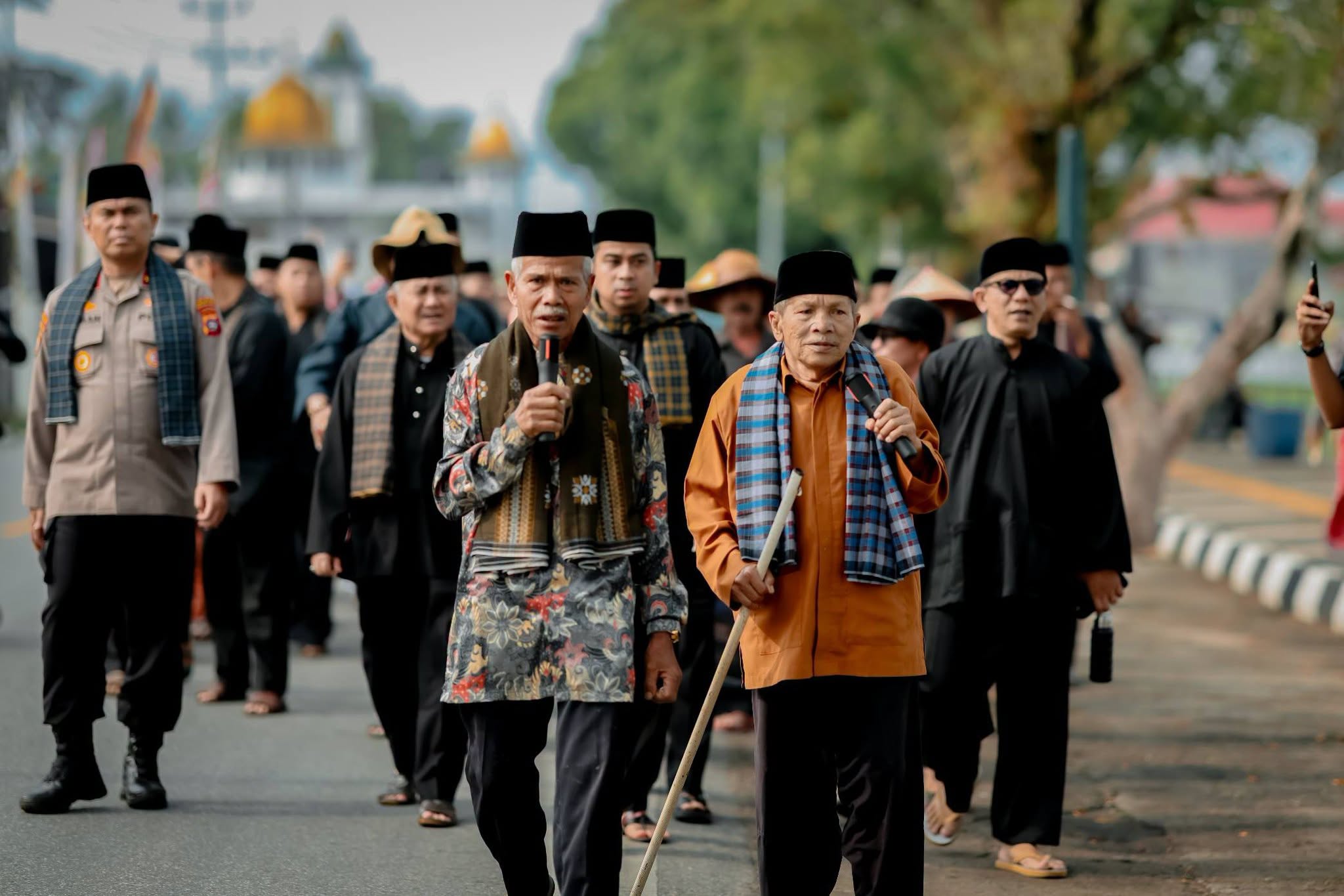 Tradisi Bakaua Warnai RSBG 2026, Wali Kota Solok Ikuti Prosesi Adat di Sawah Solok
