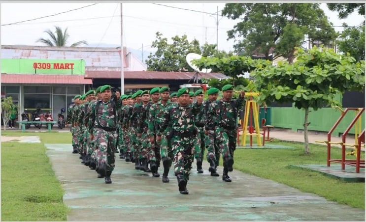 Kodim 0309/Solok Gelar Latihan PBB dan Defile untuk Tingkatkan Disiplin Prajurit