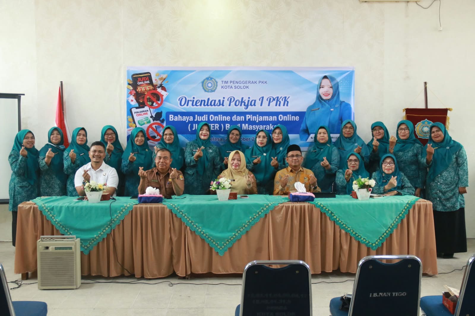 TP-PKK Kota Solok Edukasi Kader tentang Bahaya Judi Online dan Pinjaman Online Ilegal
