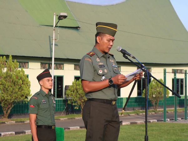 Kodim 0309/Solok Laksanakan Pengibaran Bendera 17 an Bulanan Juli