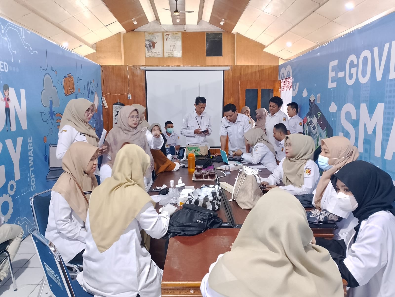 Peduli Kesehatan, Dinas Kominfo Kota Solok Bersama Puskesmas KTK Gelar Pemeriksaan Kesehatan Gratis