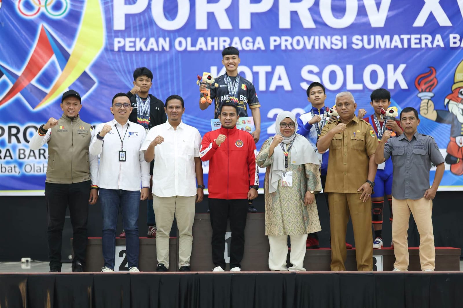 Tiga Emas Natan Valentino Warnai Pembukaan Cabor Angkat Besi Porprov XVI di Kota Solok