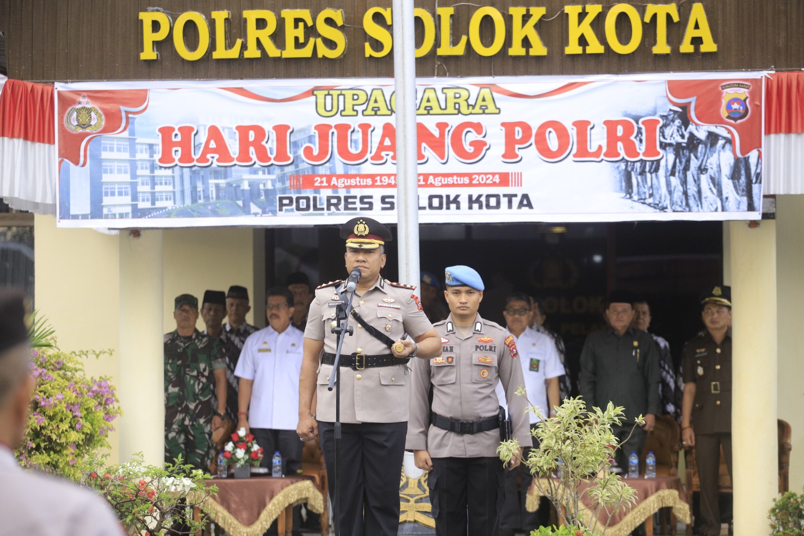 Kapolres Solok Kota Pimpin Upacara Hari Juang Polri di Mako Polres Solok Kota 