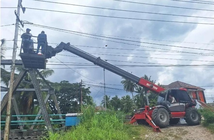 Tingkatkan Keamanan dan Kenyamanan Warga di Malam Hari, Dishub Kota Solok Tambah Jaringan PJU