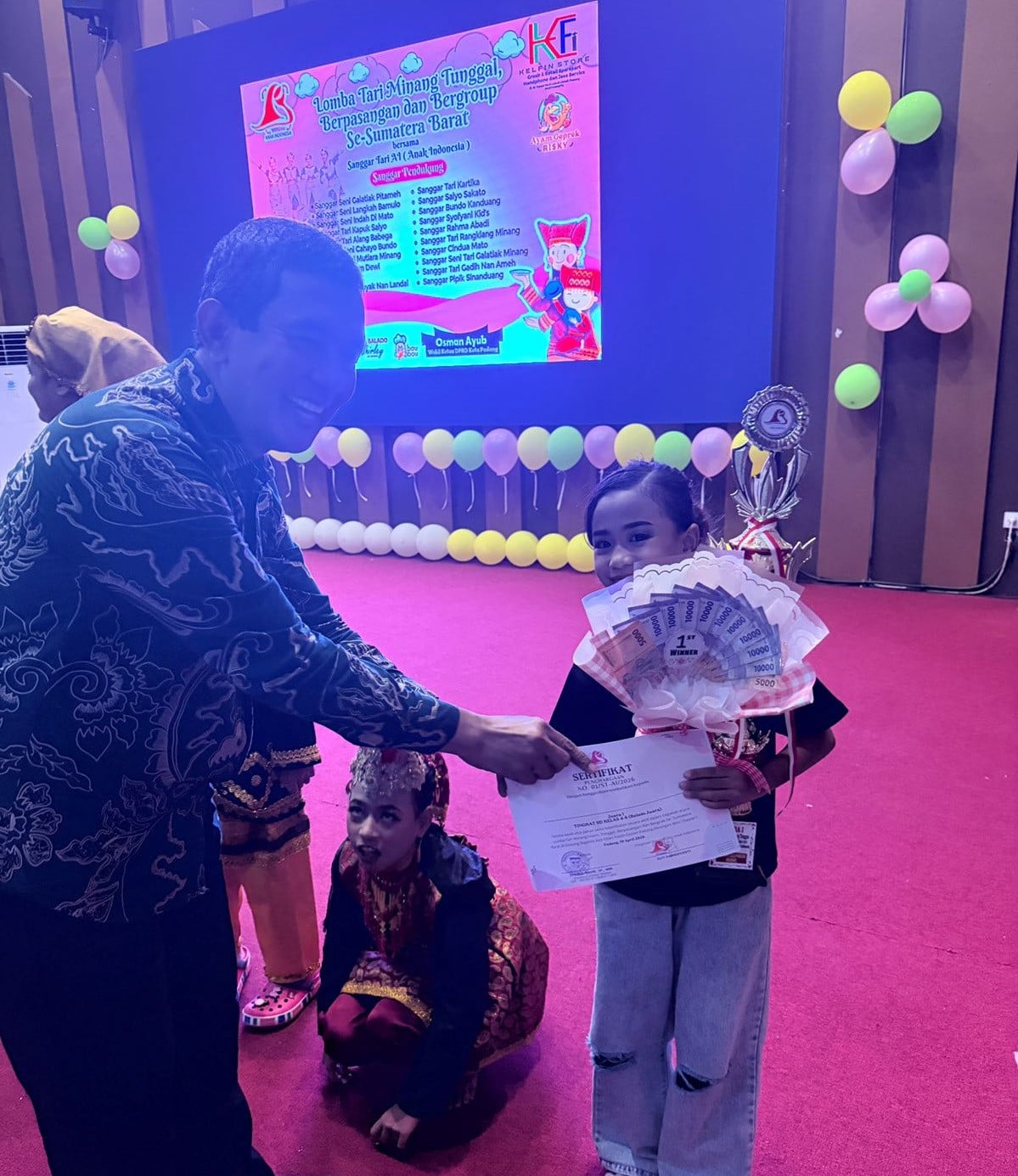 Ukir Prestasi, Siswa SDN 03 Kampung Jawa Raih Juara I Tari Minang Tingkat Sumbar