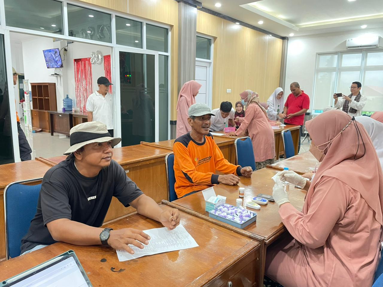 Pastikan Kondisi Prima, Tenaga Kebersihan dan Keamanan Jalani Pemeriksaan Kesehatan