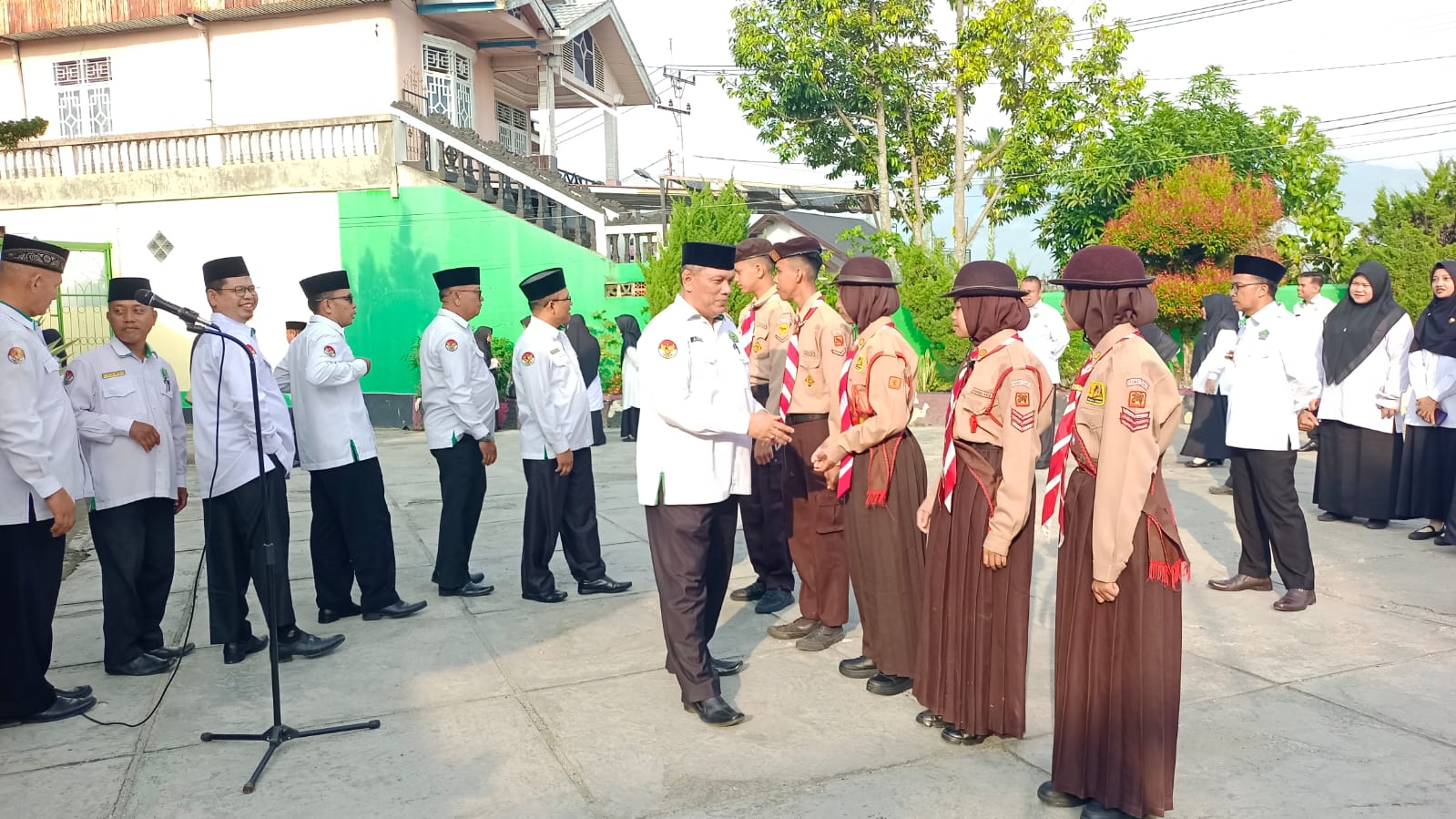 Kakankemenag Kota Solok Lepas Kontingen MTsN ke Jambore Nasional XII 2026 di Cibubur