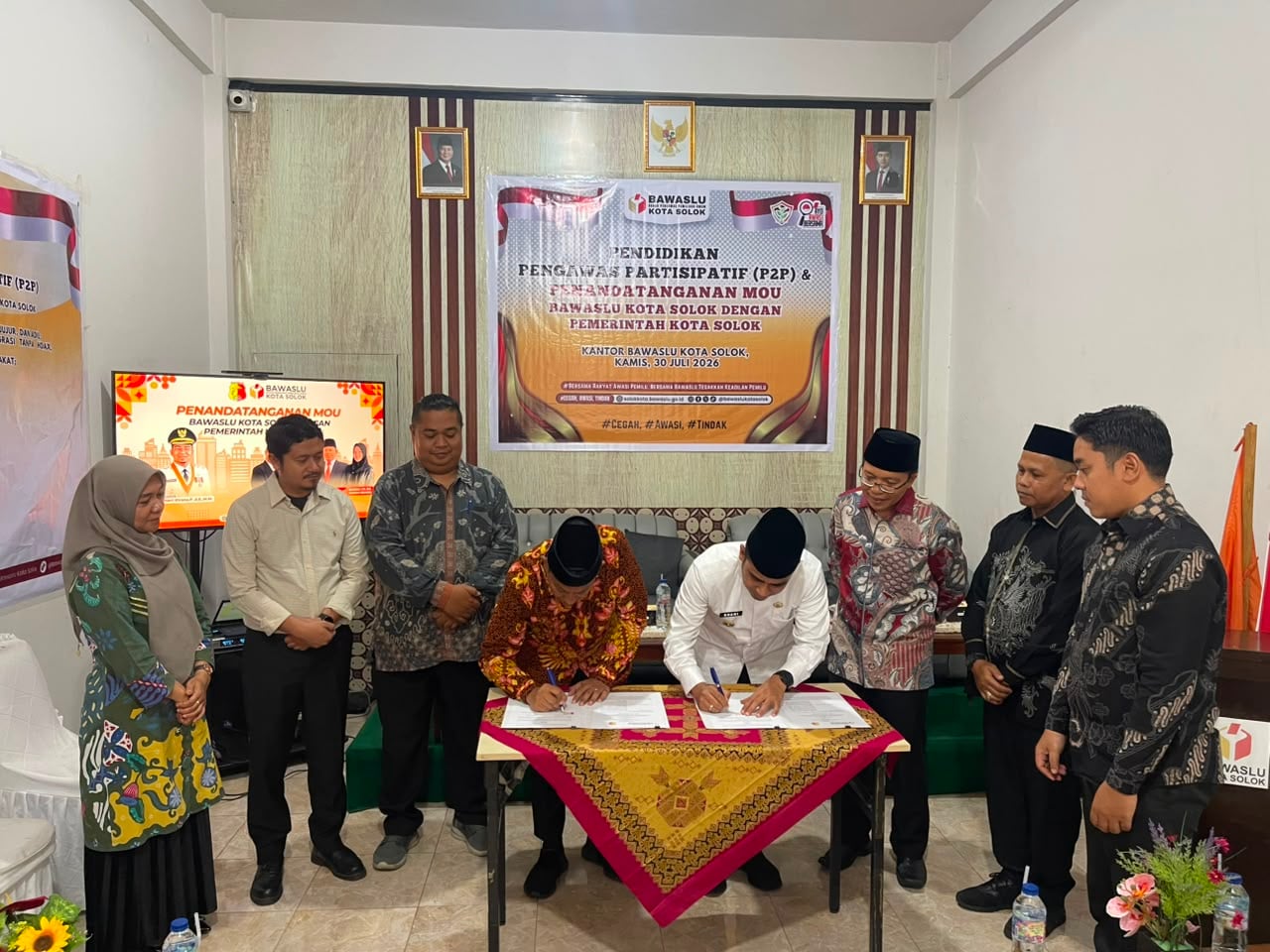 Tingkatkan Kualitas Demokrasi dan Jaga Netralitas ASN, Pemkot dan Bawaslu Kota Solok Resmi Jalin Kerja Sama Strategis
