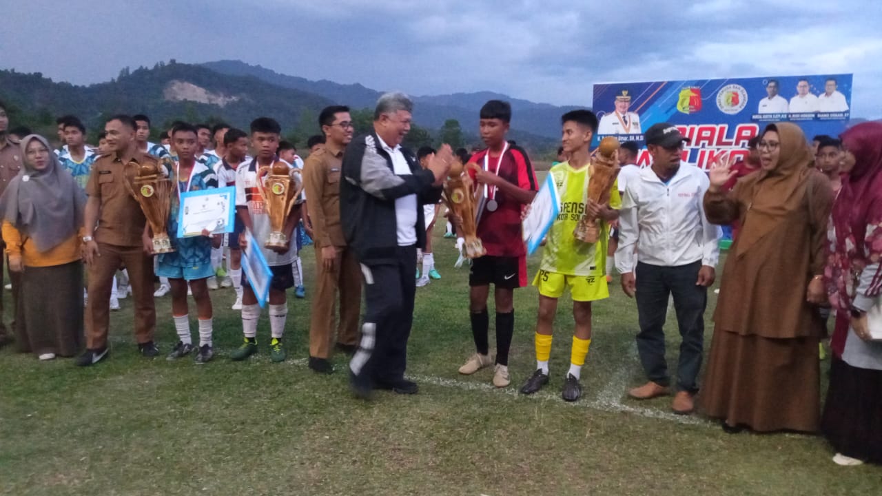 Tim Sepakbola SMPN 2 Juara Piala Walikota 2024