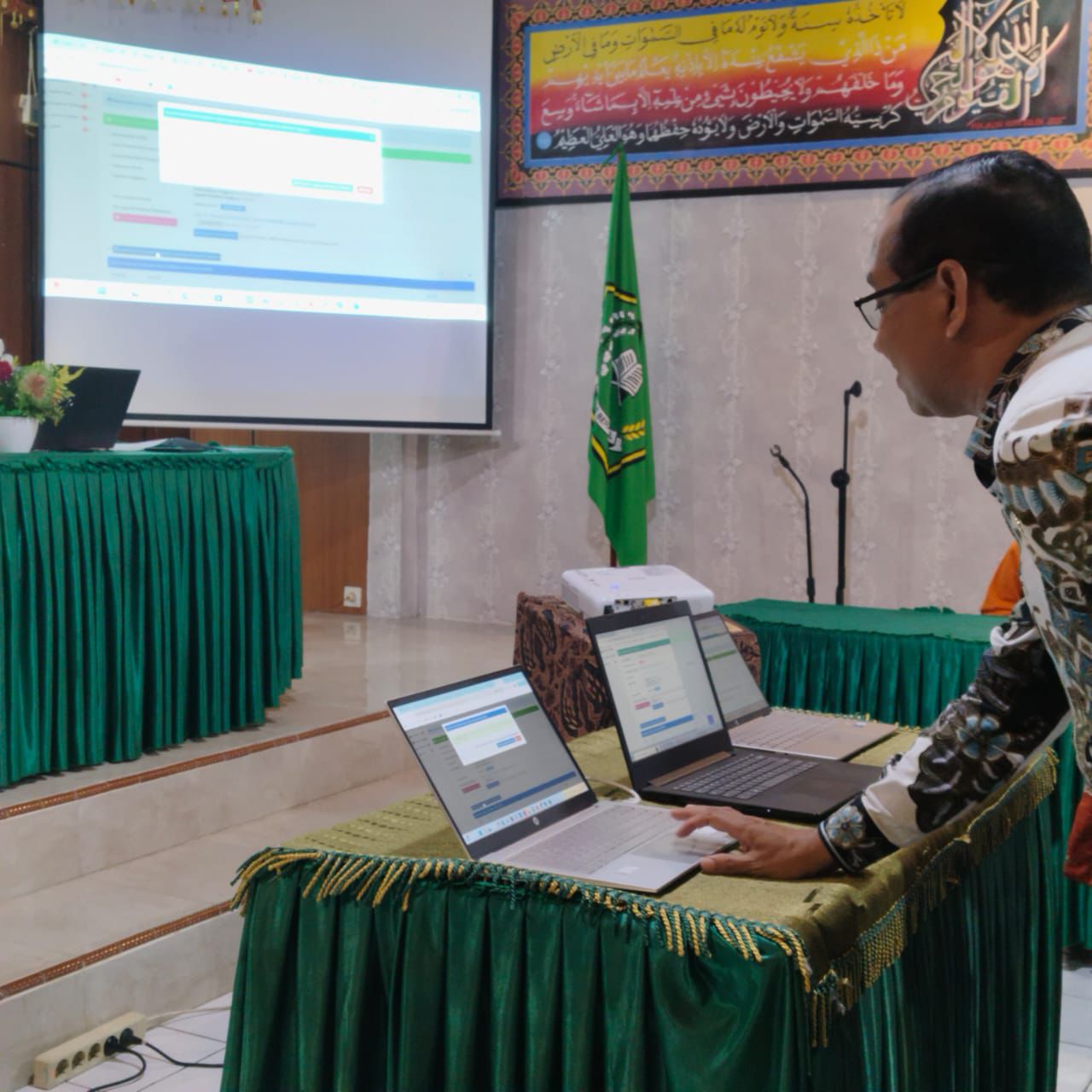 Capaian Kinerja 100 Persen, Kantor Kemenag Kota Solok Raih Predikat Sangat Baik