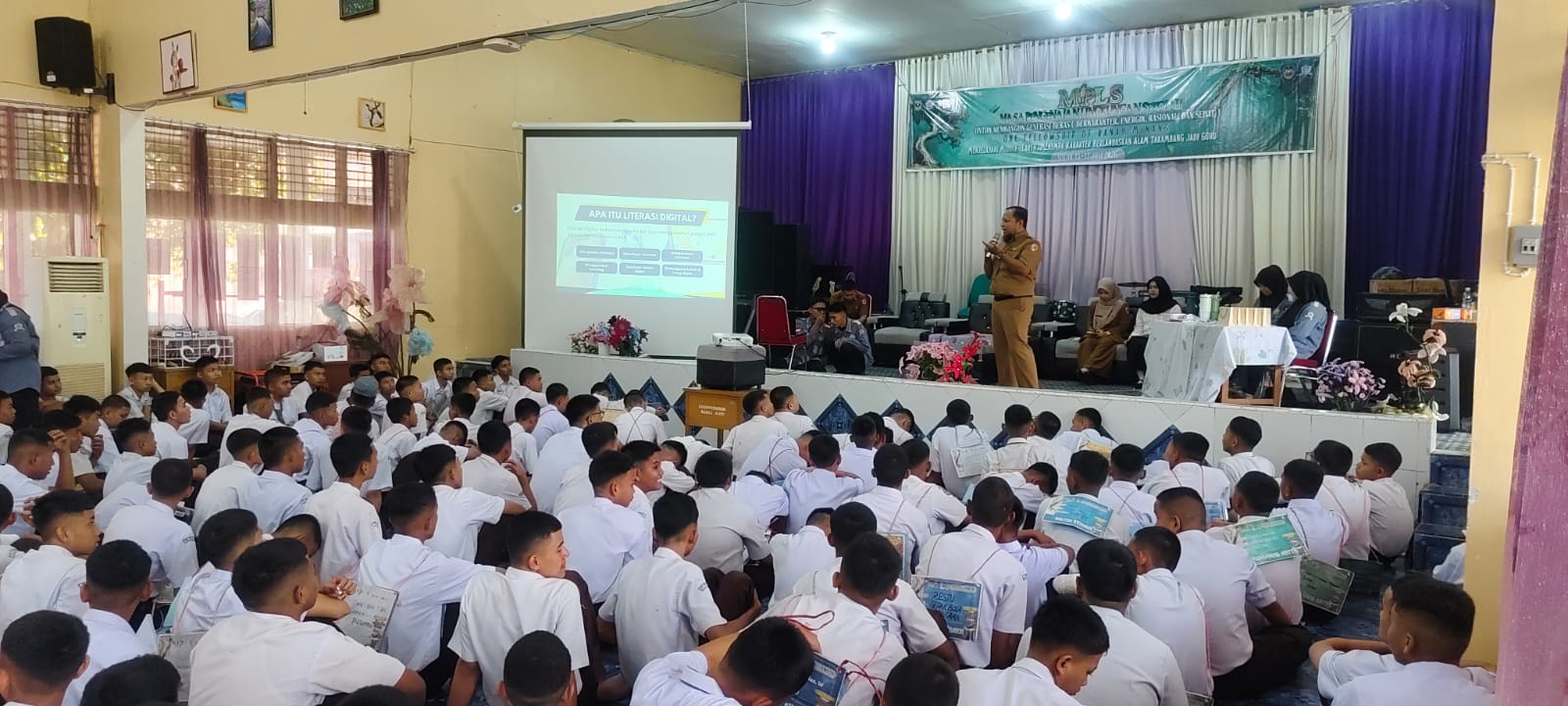 Diskominfo Kota Solok Bekali Siswa Baru Hadapi Era AI melalui Literasi Digital