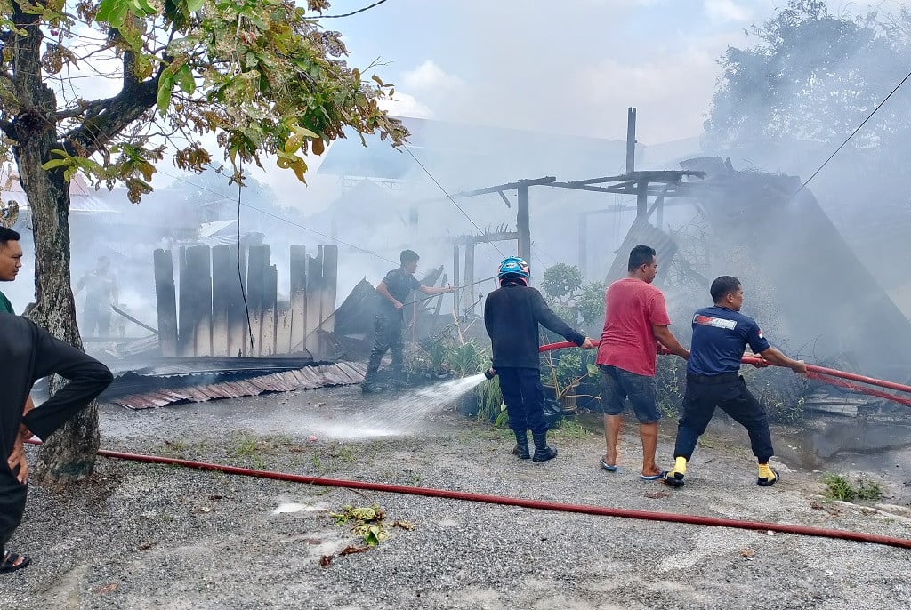 Damkar Kota Solok Berhasil Lokalisir Kebakaran Toko Fotokopi di Kawasan IX Korong