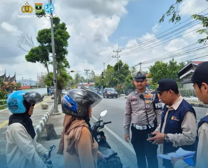 Tertib Administrasi, Samsat Solok Periksa Kendaraan di Sejumlah Titik
