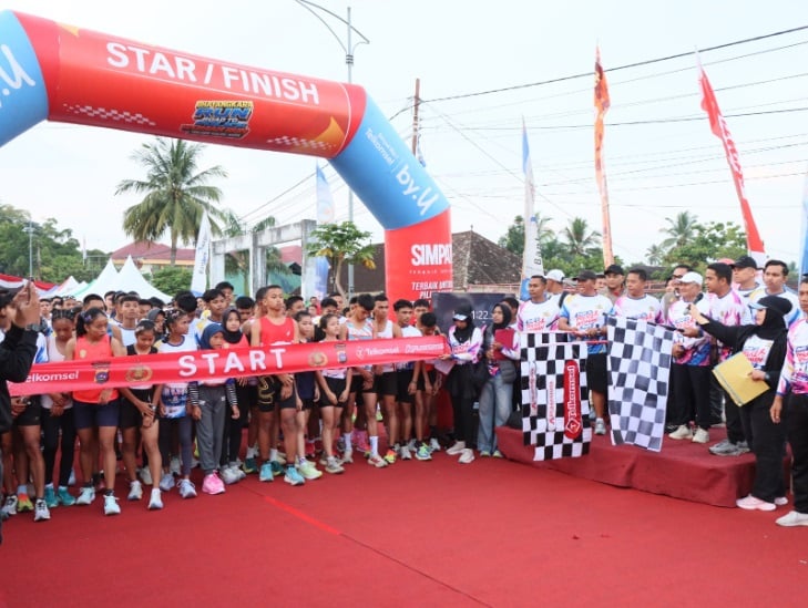 Sinergi dan Gaya Hidup Sehat di Lintasan Lari, Ratusan Peserta Sukseskan Bhayangkara Run Polres Solok Kota
