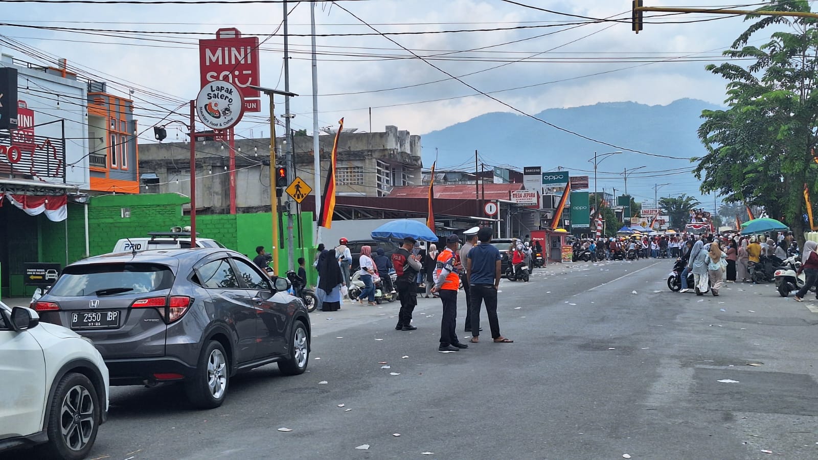 Dukung Kelancaran Pawai Alegoris HUT ke-81 RI, Dishub Kota Solok Lakukan Penutupan dan Rekayasa Lalu Lintas