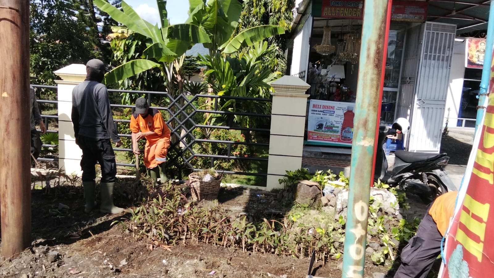 Atasi Munculnya Tempat Pembuangan Sampah Liar, DLH Buat Taman Mini di Batas Kota