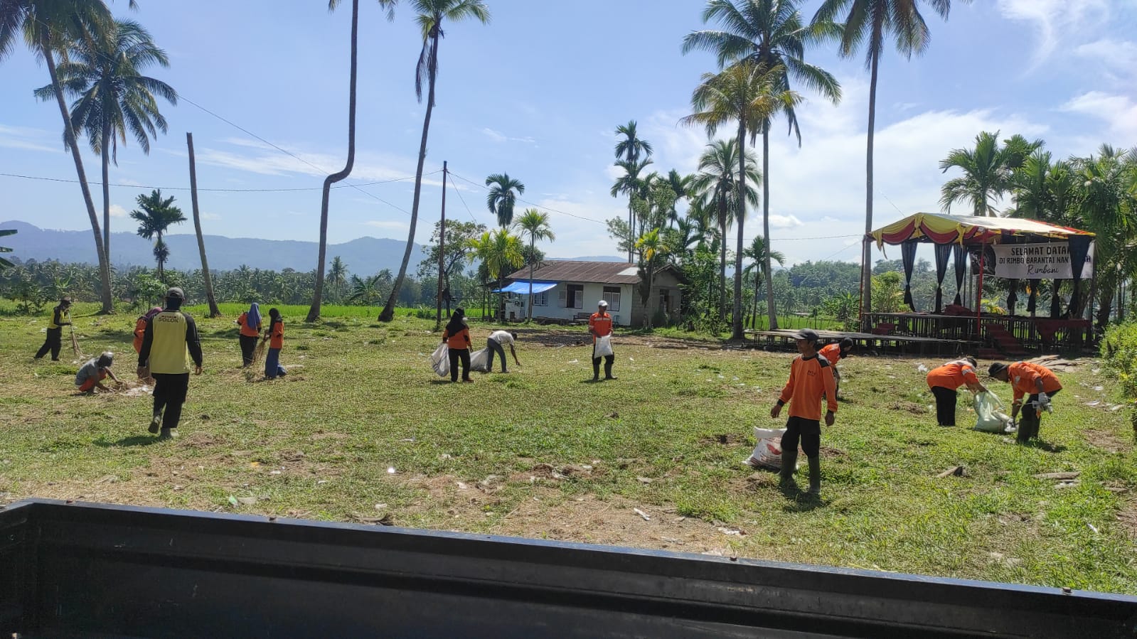  Pasca Konser Fauzana di Rimbo Barantai, DLH Lakukan Pembersihan Lokasi