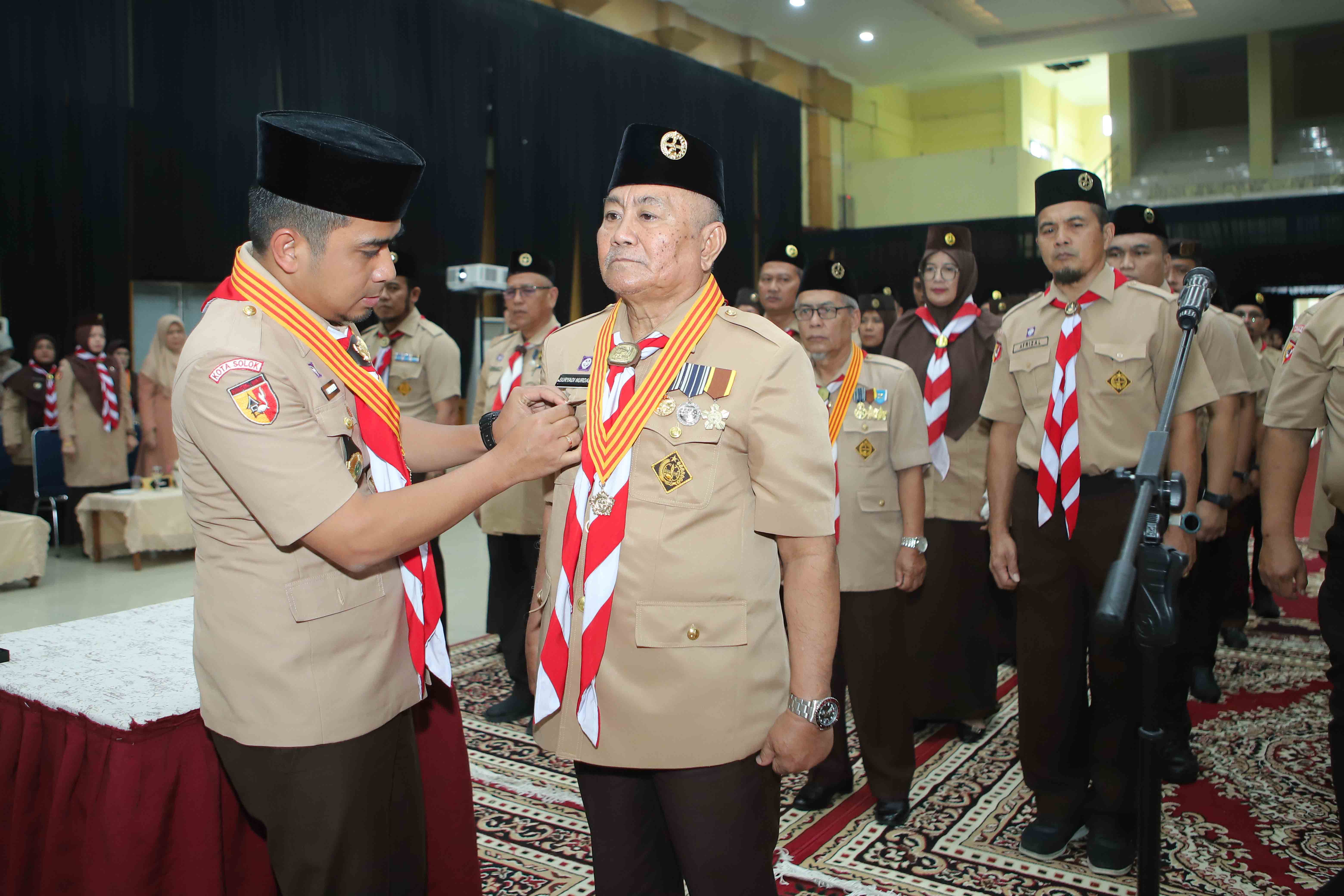 Wawako Suryadi Nurdal Resmi Dilantik sebagai Ketua Kwarcab Pramuka Kota Solok 2026–2031, 