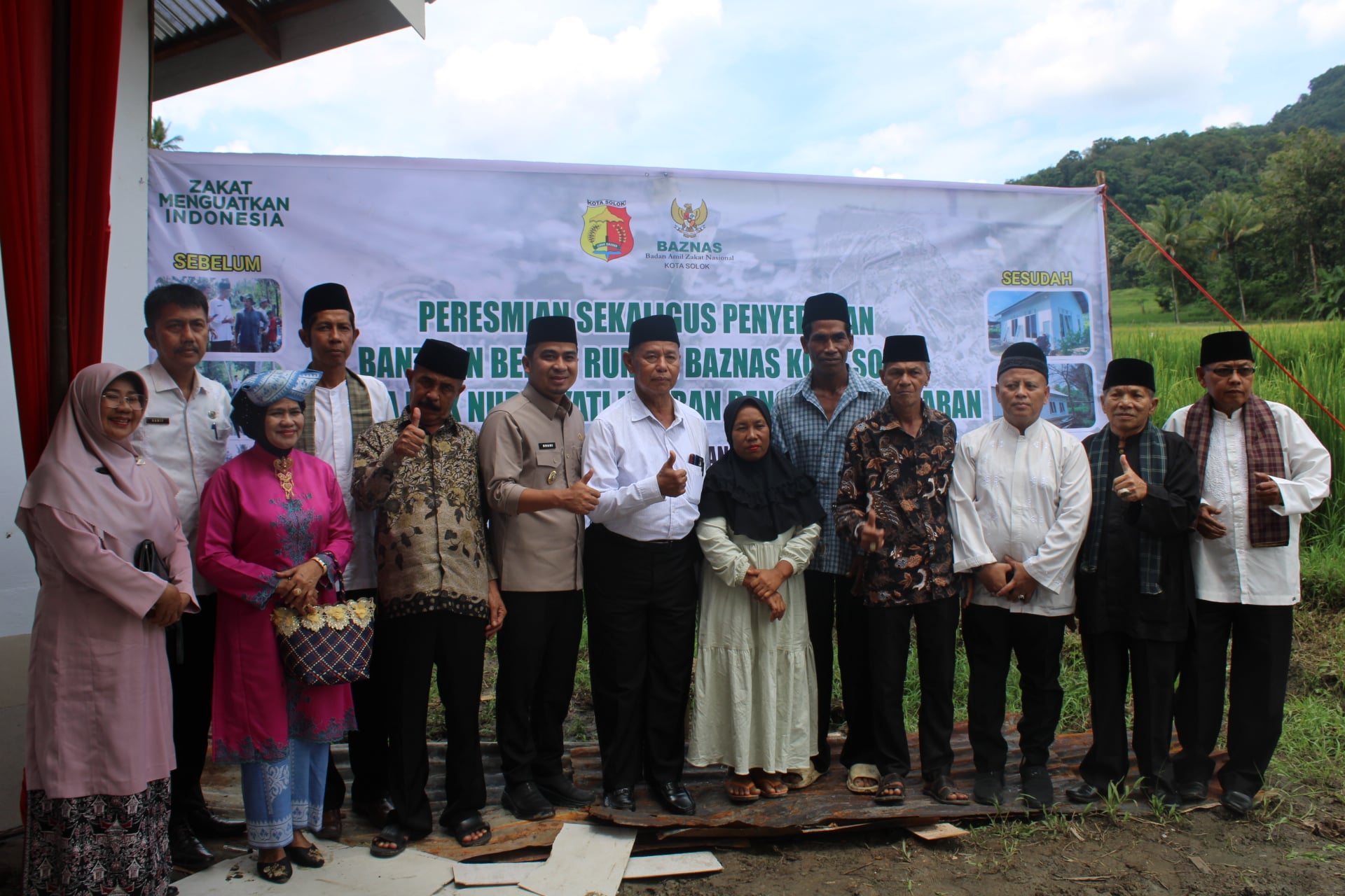BAZNAS Kota Solok Serahkan Bantuan Bedah Rumah untuk Korban Kebakaran