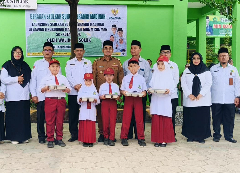 Wali Kota Solok Launching Program Makanan Bergizi Gratis di MIN Kota Solok