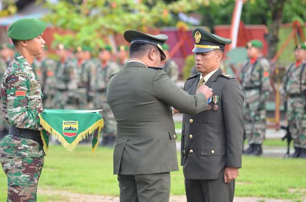 Pimpin Upacara HUT Ke-79 TNI, Kasdim 0309/Solok Bacakan Amanat Panglima TNI