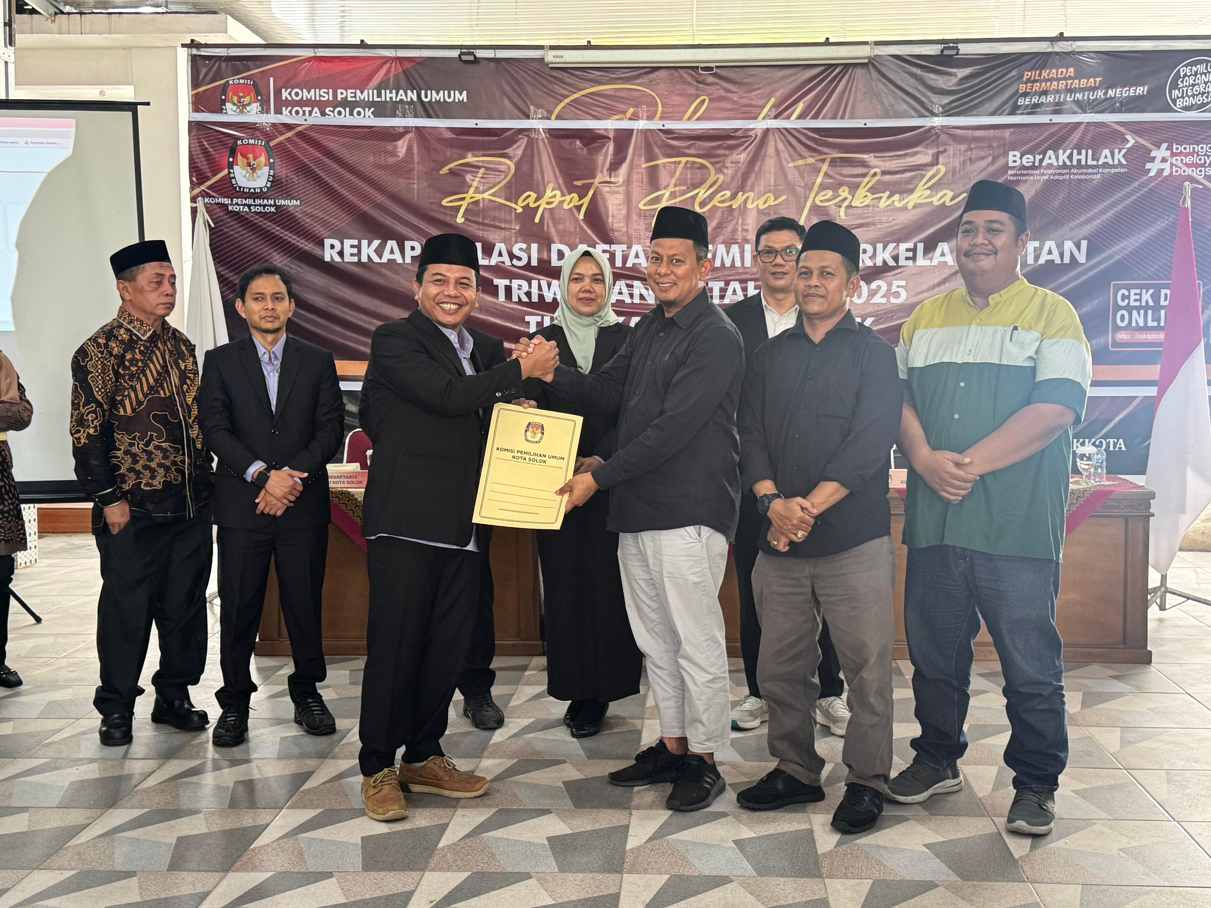 Bawaslu Awasi Pleno Rekapitulasi Daftar Pemilih Berkelanjutan Triwulan III di Kota Solok