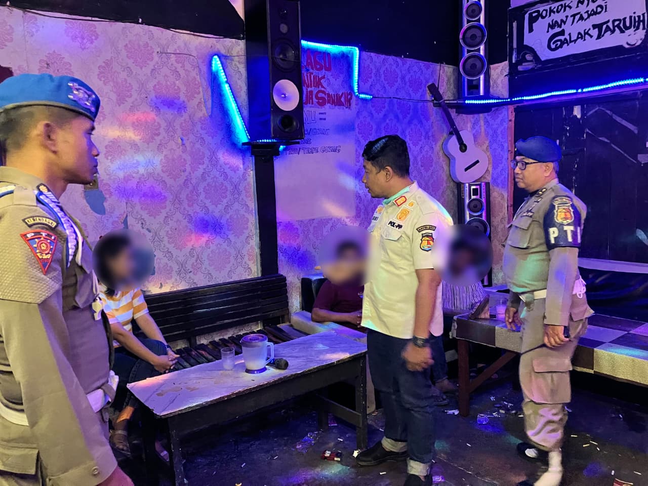 Gelar Razia Dini Hari, Satpol PP Kota Solok Tertibkan Sejumlah Tempat Hiburan Malam yang Langgar Perda Trantibum