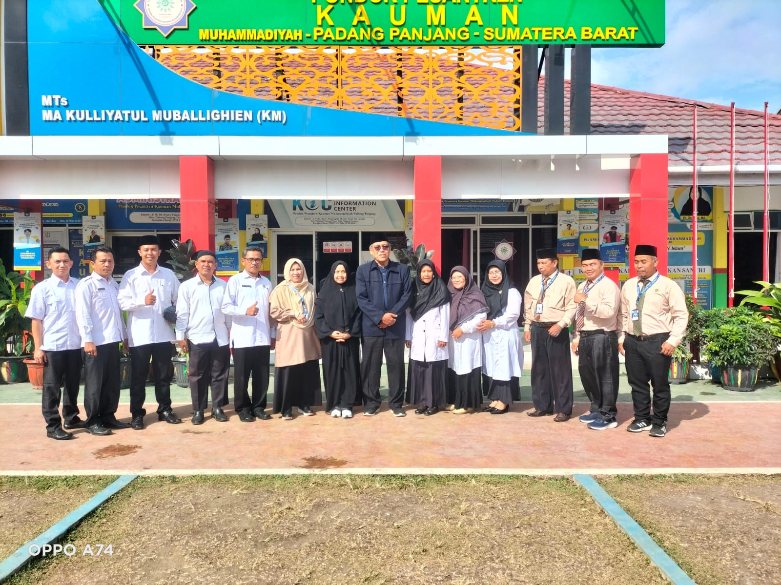 Pelajari Program Pembelajaran Bilingual, MTsN Kota Solok Studi Tiru ke Ponpes Kauman Padang Panjang