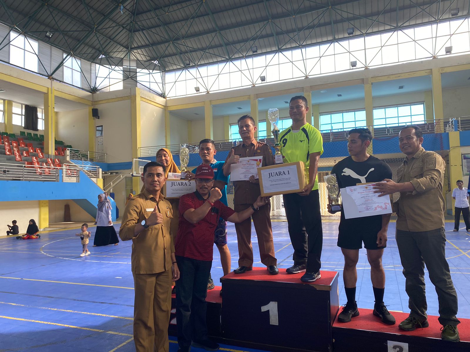 Sikat RS M Natsir, Disdik Juara Turnamen Bola Voli Gembira antar OPD 2024