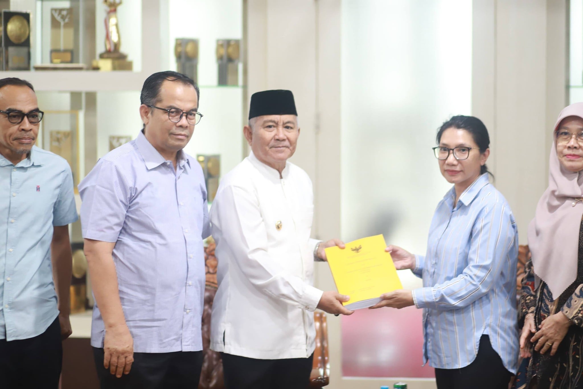 Wawako Solok Terima NHP BPK, Komitmen Perkuat Tata Kelola Keuangan
