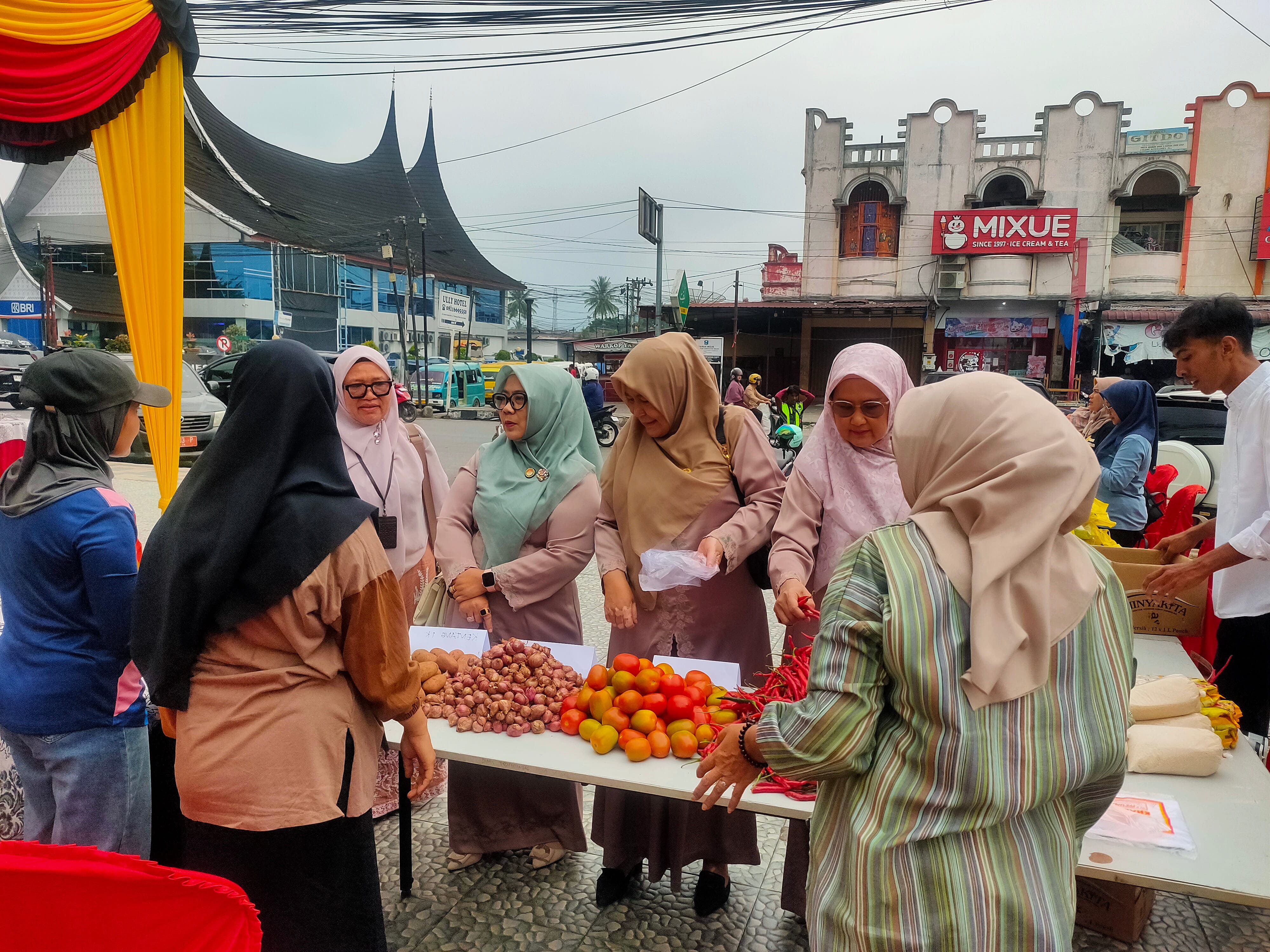 Sambut Ramadhan 1447 H, Pemko Solok Gelar Gerakan Pangan Murah Serentak Nasional di Taman Syech Kukut