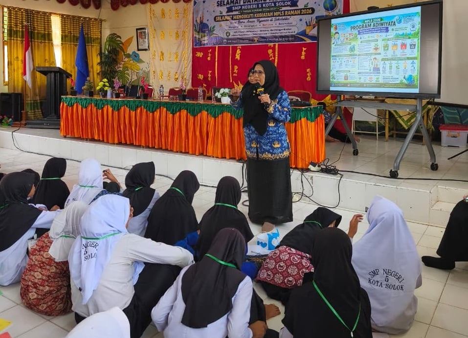 Dinas PerkimLH Berikan Edukasi Program Adiwiyata kepada 226 Siswa Baru SMPN 5
