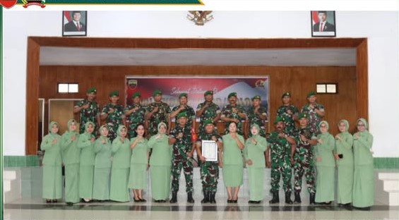 Dandim Solok Pimpin Korps Raport Pindah Satuan Anggota Kodim 0309