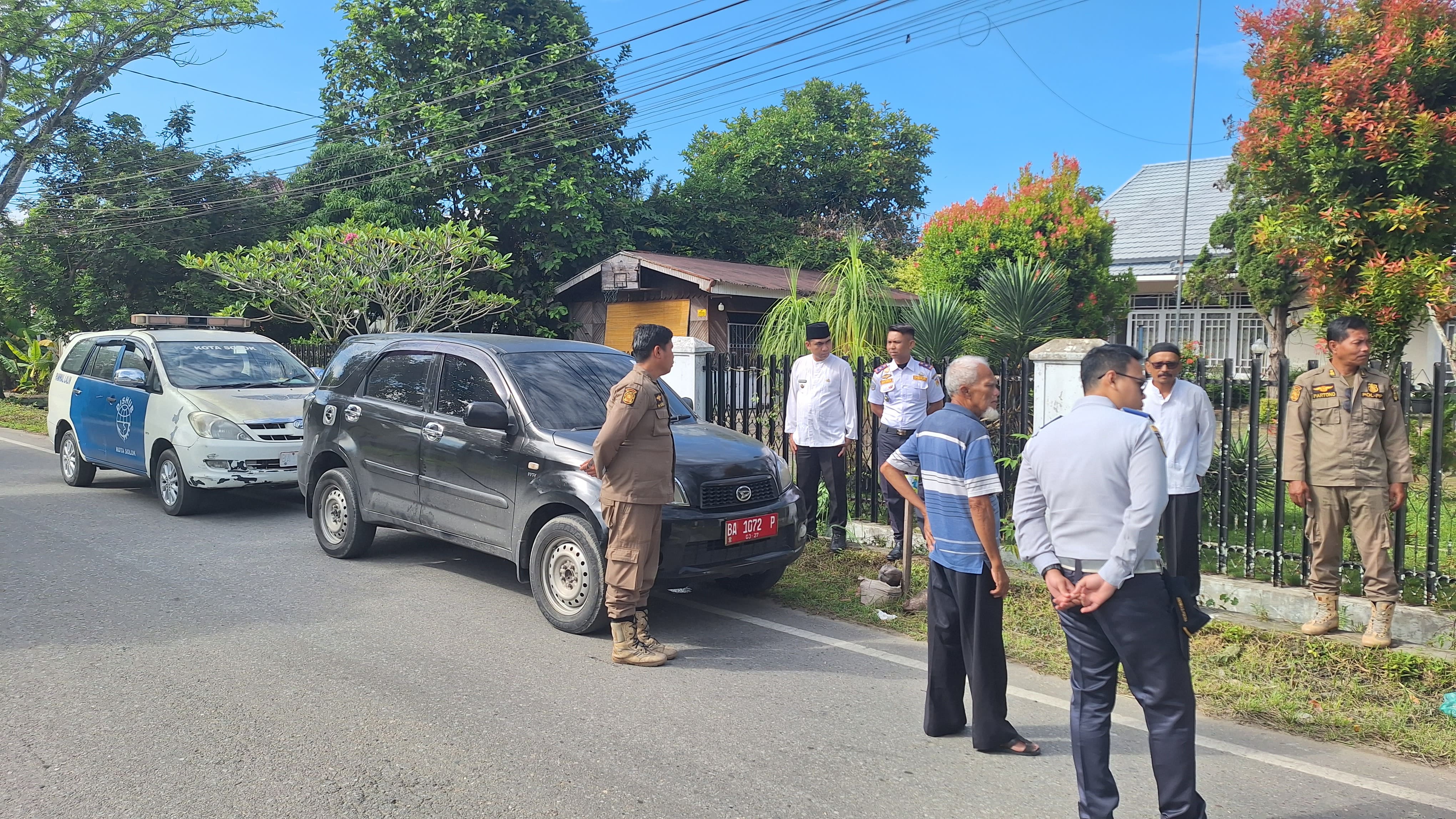 Dishub Kota Solok Turun Ke Lapangan Tertibkan Antrean Truk BBM di SPBU Pandan Ujung