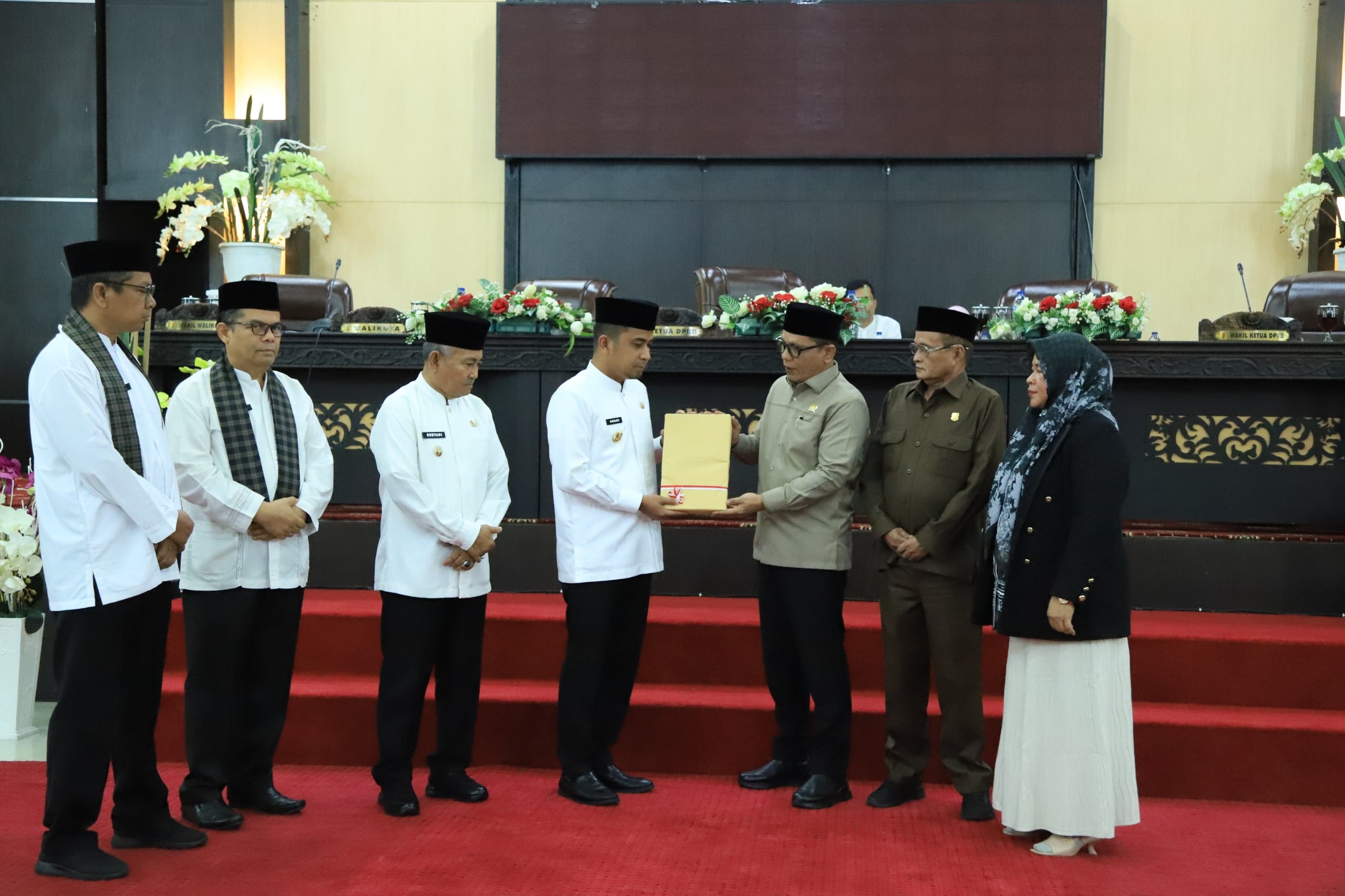 Wali Kota Solok Sampaikan Nota Ranperda Pertanggungjawaban APBD TA 2025 pada Rapat Paripurna DPRD