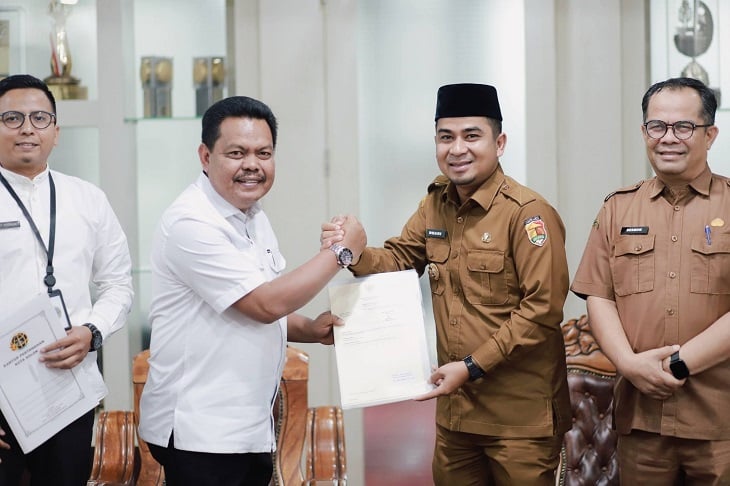Pemko Solok Terima 14 Sertifikat Aset, Perkuat Kepastian Hukum BMD