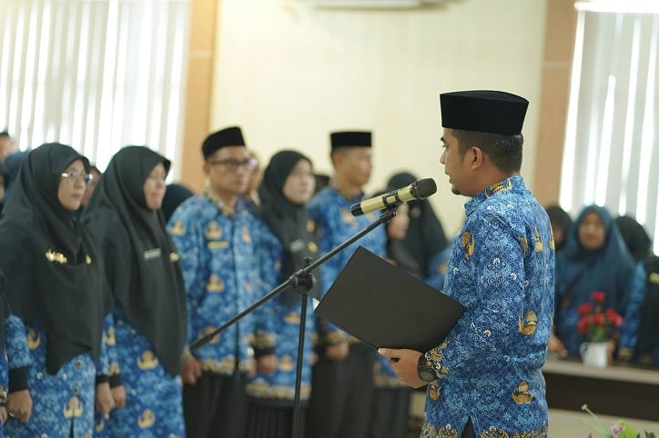 Perkuat Tata Kelola Pendidikan, Wali Kota Solok Lantik 13 Kepala Sekolah Dasar Negeri
