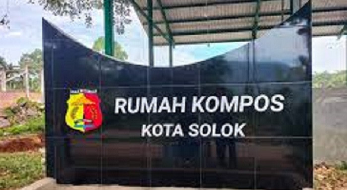 Kurangi Volume Sampah dengan Pengolahan Pupuk Kompos