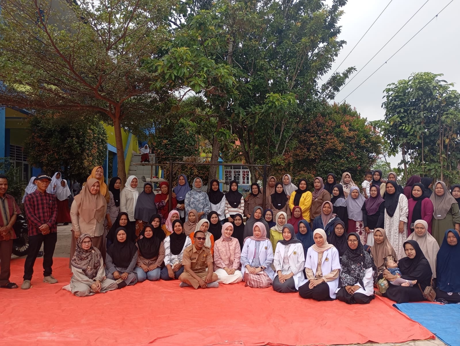 Anggota DPD RI Cerint Iralloza Tasya Perkuat Dukungan Program Imunisasi Anak di SDN 12 Tanah Garam