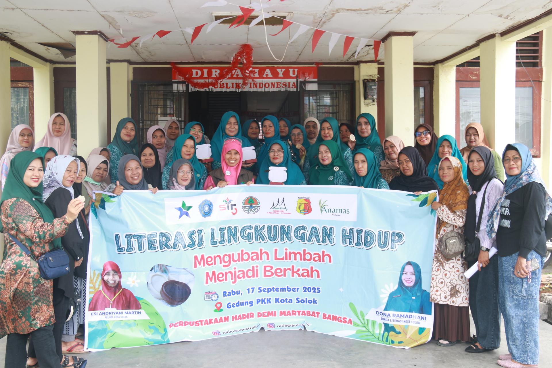 Berdayakan Ekonomi Masyarakat, TP-PKK Kota Solok Gelar Pelatihan Membuat Sabun dari Minyak Jelantah